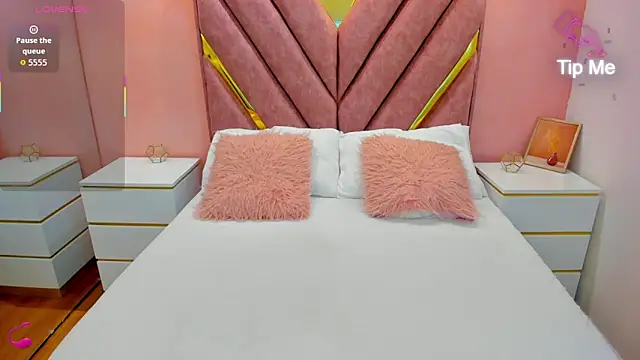 chloe larson online show from 04.17.26