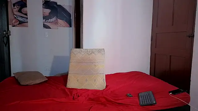 Scarlett Cherry  online show from 05.30.26