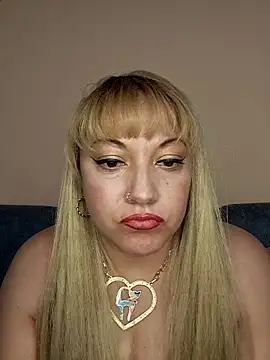 Snapshot of salma_1998 chatting on 03.03.26 salma 1998 online show from 03.03.26