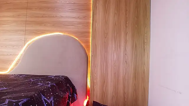 kiara lp online show from 04.10.26