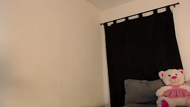 LyriaDiamond  online show from 04.26.26