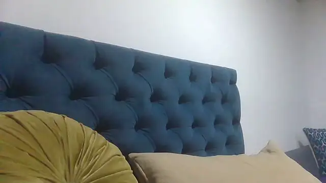 Jiwon Han online show from 04.17.26