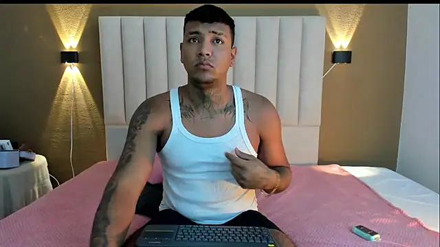 Snapshot of Axell_king07 chatting on 05.11.26 Axell king07 online show from 05.11.26