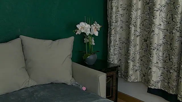 SkinnyNatty online show from 04.21.26