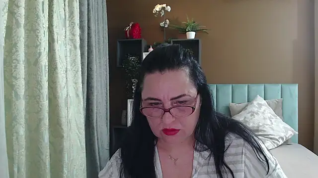 ValerieSmiths online show from 05.06.26