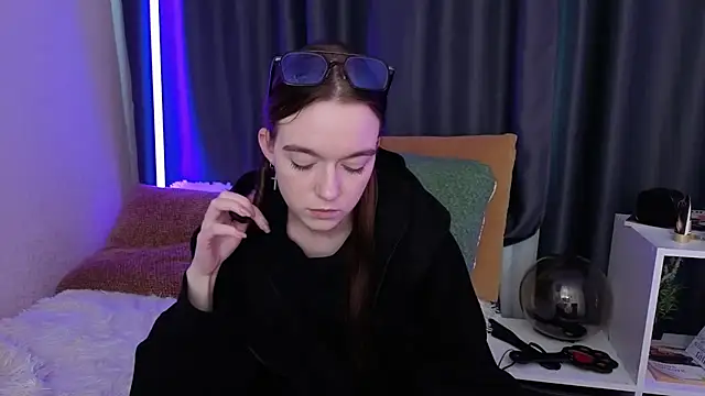 SunyLily online show from 06.07.26
