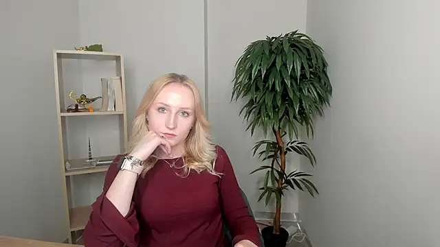 Snapshot of CatarinaGulla chatting on 03.04.26 CatarinaGulla online show from 03.04.26