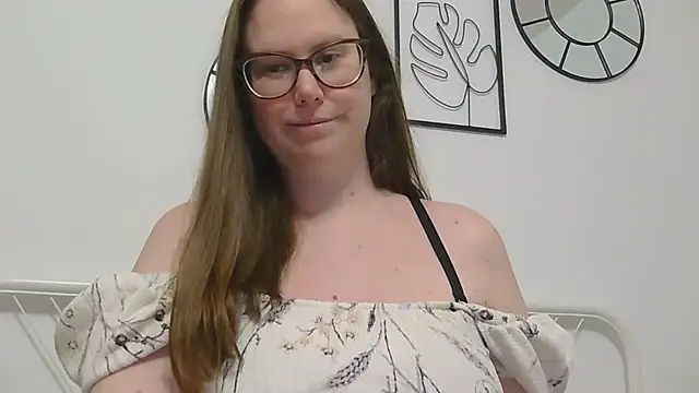 CelineThompson online show from 04.22.26