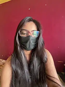 Snapshot of nikki_catz chatting on 04.27.26 nikki catz online show from 04.27.26