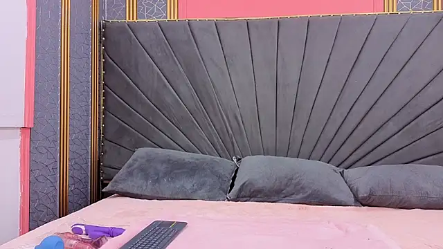 Kaely-Hot- online show from 03.30.26