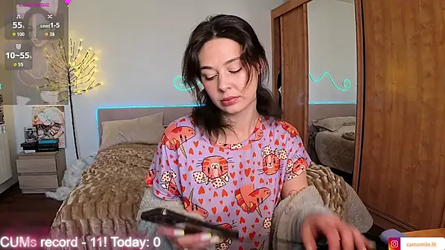 CamomileLil online show from 04.17.26