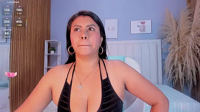 Anthonella Lux online show from 04.18.26