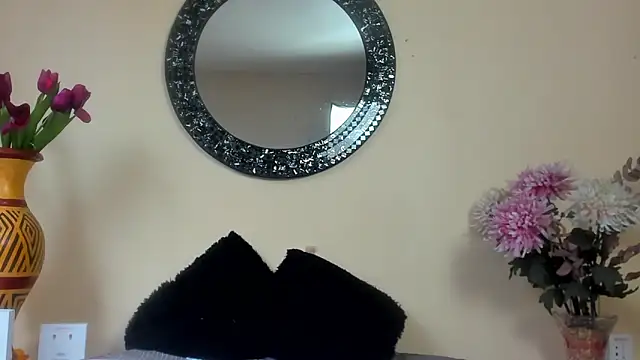 Snapshot of Maye_Milf_ chatting on 03.04.26 Maye Milf online show from 03.04.26