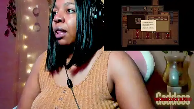 Snapshot of Goddess_MercedesRedd chatting on 06.15.26 Goddess MercedesRedd online show from 06.15.26