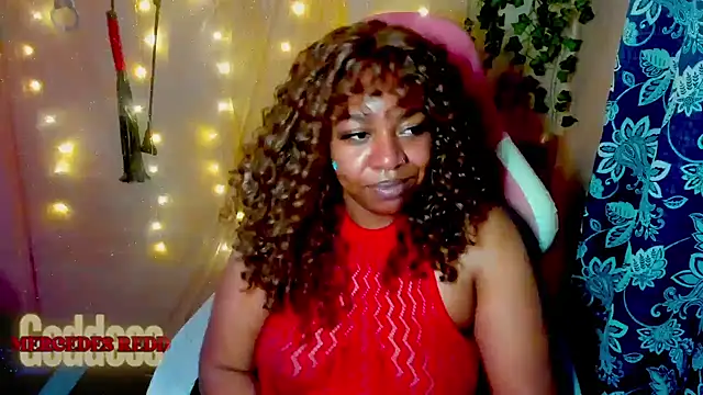 Snapshot of Goddess_MercedesRedd chatting on 06.21.26 Goddess MercedesRedd online show from 06.21.26