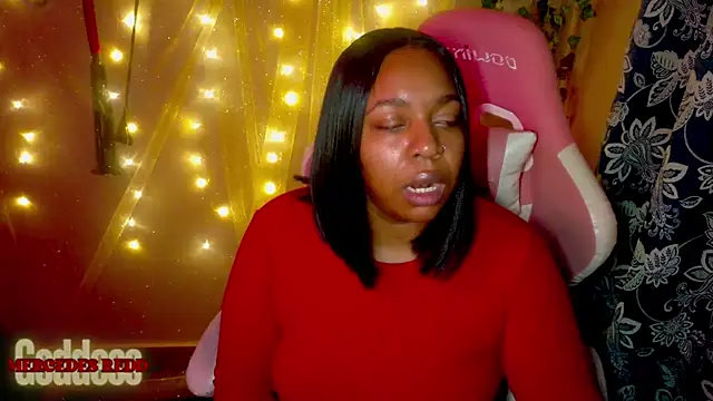 Snapshot of Goddess_MercedesRedd chatting on 06.27.26 Goddess MercedesRedd online show from 06.27.26