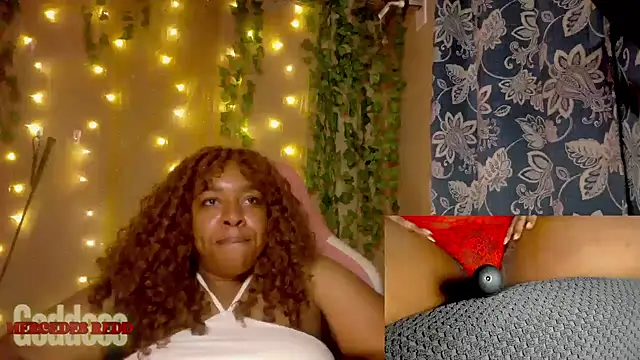 Snapshot of Goddess_MercedesRedd chatting on 07.10.26 Goddess MercedesRedd online show from 07.10.26