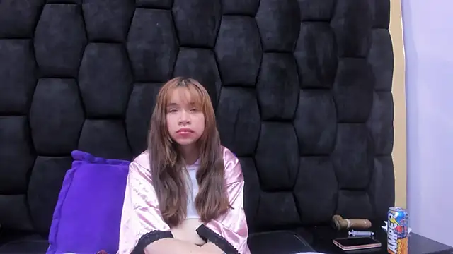 ZoeBarbiee online show from 04.04.26