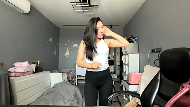 Snapshot of DrivenRitual chatting on 03.04.26 DrivenRitual online show from 03.04.26