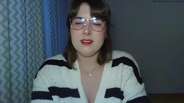 Snapshot of ClaraHard chatting on 05.24.26 ClaraHard online show from 05.24.26