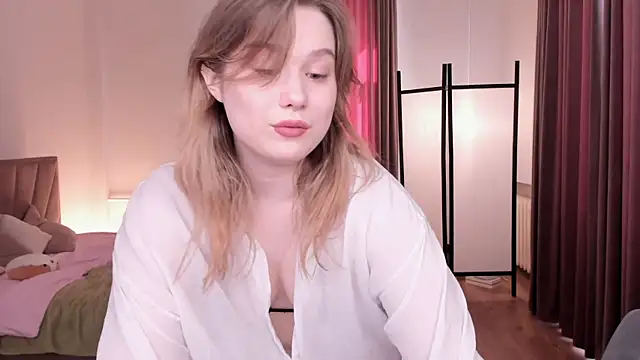 Snapshot of JennyHardy chatting on 04.24.26 JennyHardy online show from 04.24.26