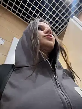 MaryLola online show from 04.01.26