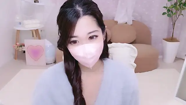 YURIKAsan  online show from 04.05.26