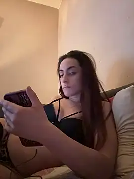 Snapshot of chiara-mario chatting on 05.31.26 chiara-mario online show from 05.31.26