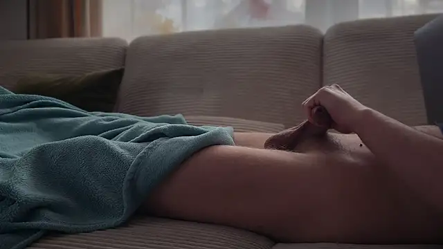 boylouis17 online show from 04.20.26