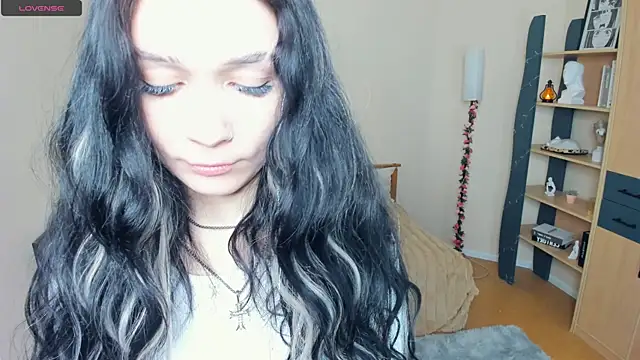 LynnCiprian online show from 04.15.26