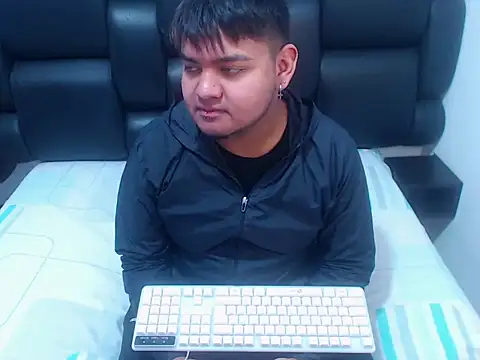 XNoahDeepThroatX online show from 04.08.26