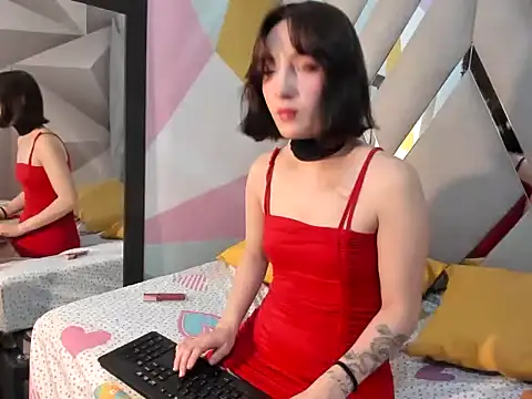 Rosalie Velvet online show from 03.10.26