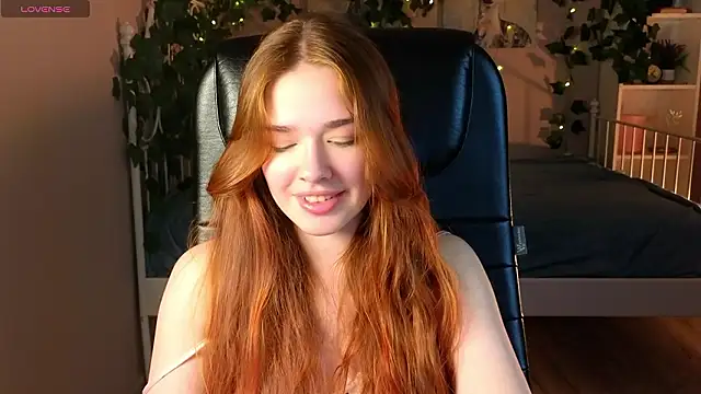 TiffanyVex online show from 03.18.26