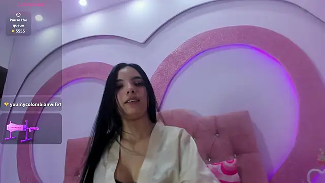 hilaryth  online show from 03.04.26