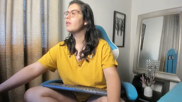 Nina Adamms online show from 03.05.26