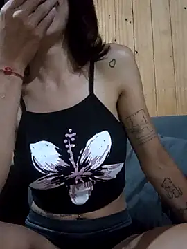 Snapshot of Tattixclusivee chatting on 03.13.26 Tattixclusivee online show from 03.13.26