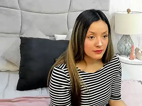 Snapshot of CynthiaMore chatting on 03.30.26 CynthiaMore online show from 03.30.26