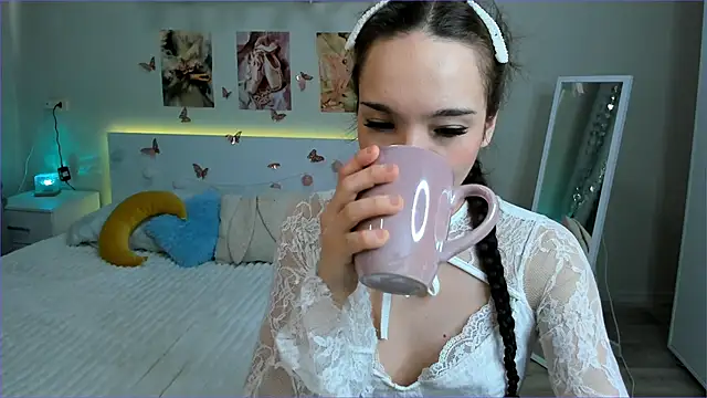 Snapshot of Milly_Lane chatting on 05.15.26 Milly Lane online show from 05.15.26