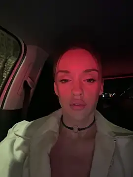KatieCutieXooo online show from 03.19.26