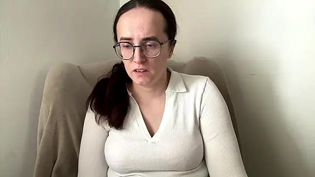 Snapshot of SofiaTease chatting on 04.29.26 SofiaTease online show from 04.29.26