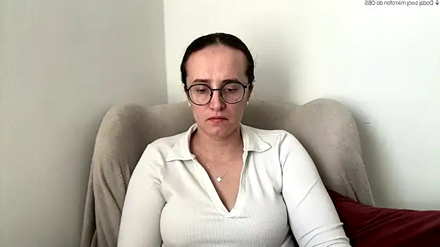 Snapshot of SofiaTease chatting on 05.24.26 SofiaTease online show from 05.24.26