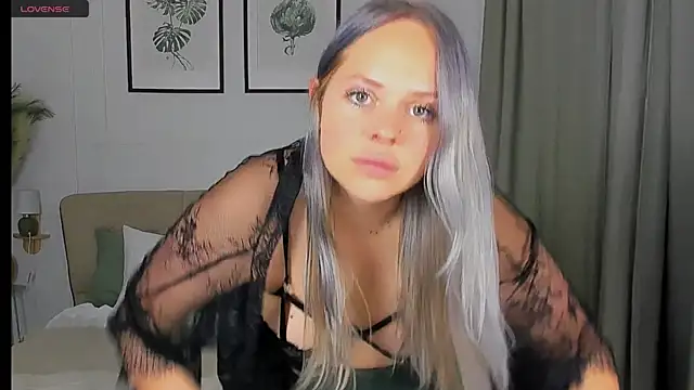 Snapshot of Nikolla_ chatting on 06.13.26 Nikolla online show from 06.13.26