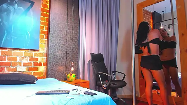 Sienna Dark online show from 03.25.26