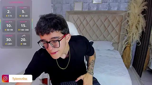 TylerCross  online show from 04.05.26