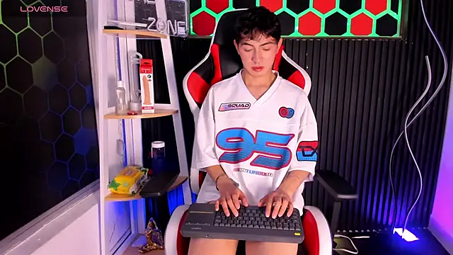 Cristopher Wild online show from 04.07.26