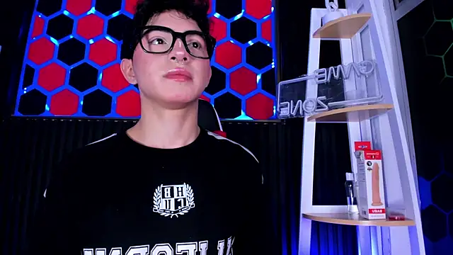 Cristopher Wild online show from 04.15.26