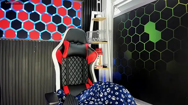 Cristopher Wild online show from 04.18.26