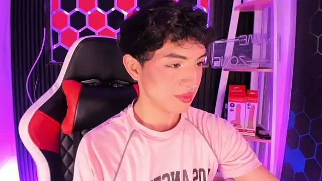 Cristopher Wild online show from 04.24.26