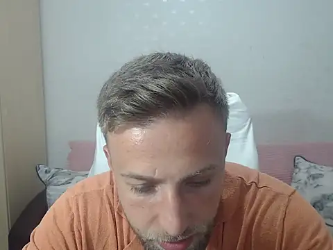 Snapshot of BlondEagleMuscle chatting on 05.06.26 BlondEagleMuscle online show from 05.06.26