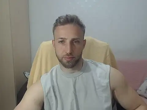 Snapshot of BlondEagleMuscle chatting on 05.21.26 BlondEagleMuscle online show from 05.21.26